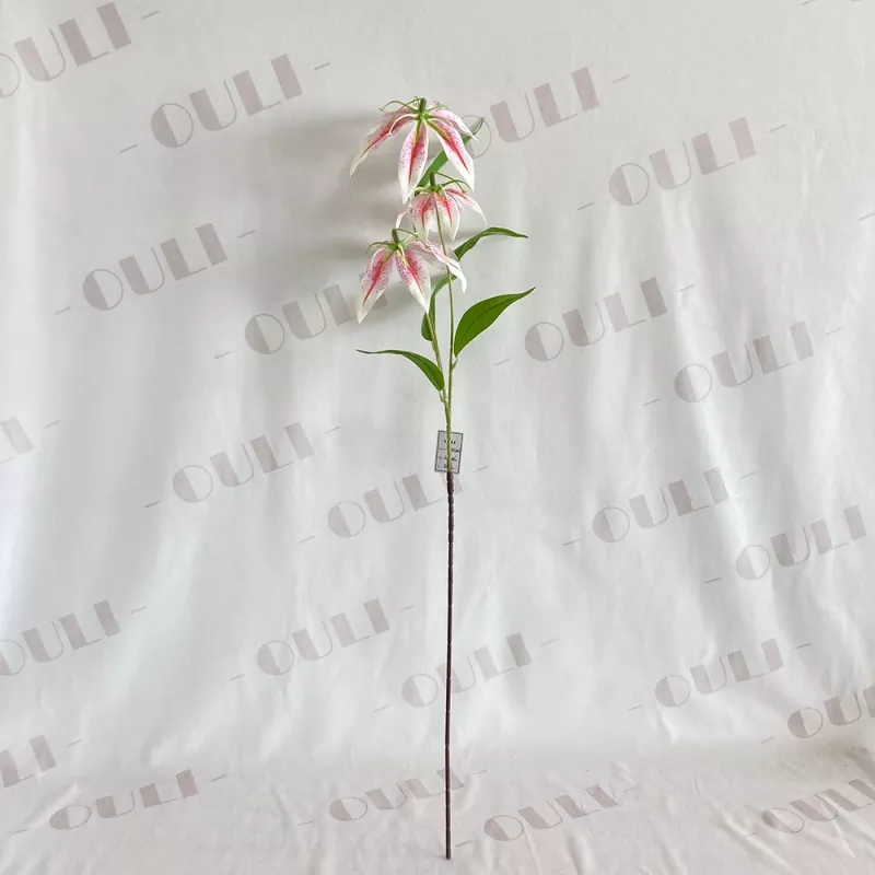 Lily lore artifizialak loreak